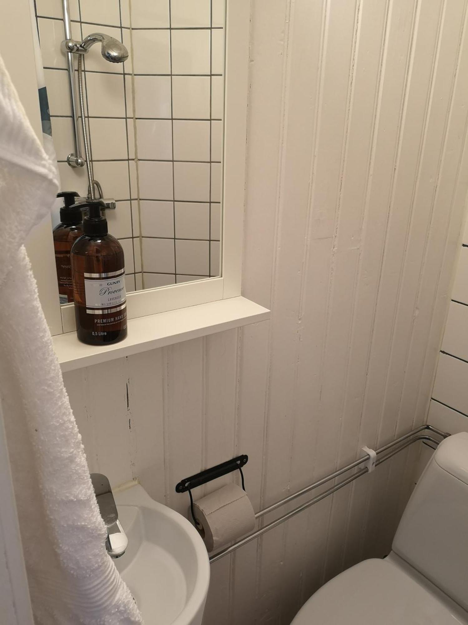 Stockholm B&B Cottage Nacka Rum bild
